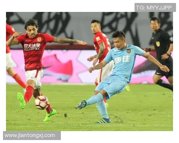 国安与重庆激战回顾精彩瞬间与战术分析全景呈现 国安与重庆激战回顾精彩瞬间与战术分析全景呈现