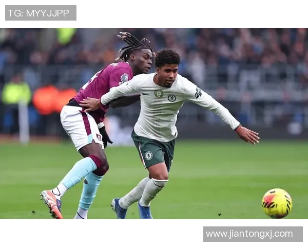 女王巡游与利兹联的激烈对决揭示英超赛季新篇章