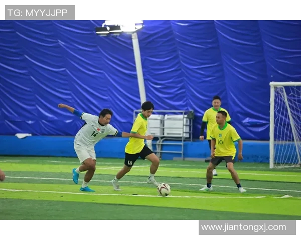 富力与权健激战回顾精彩集锦展现足球魅力与团队精神