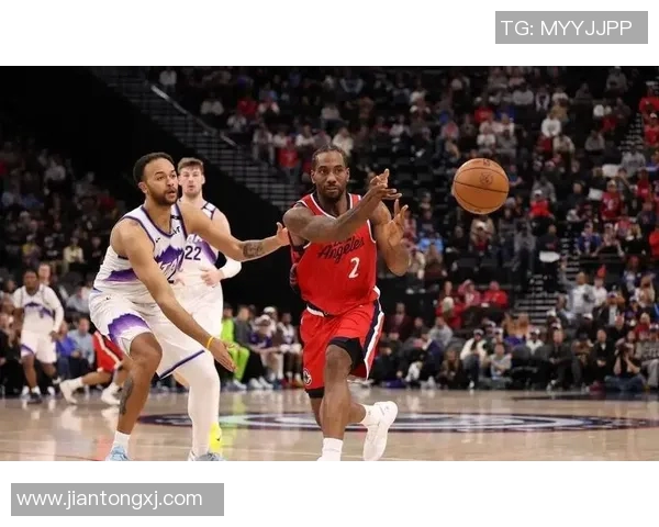 季后赛对决快船与开拓者谁能在激烈战斗中笑到最后