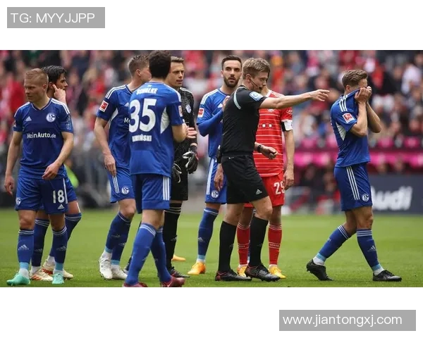 沙尔克与拜仁精彩对决录像回放全程回顾与分析