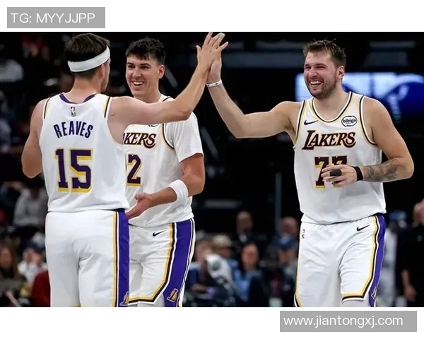 湖人对决快船圣诞大战直播精彩瞬间回顾与赛前分析 湖人对决快船圣诞大战直播精彩瞬间回顾与赛前分析