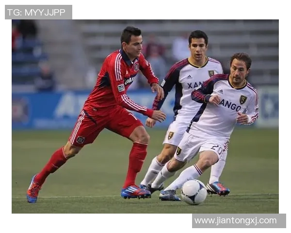 皇家盐湖城与芝加哥的精彩对决展现足球魅力与团队精神的巅峰之战